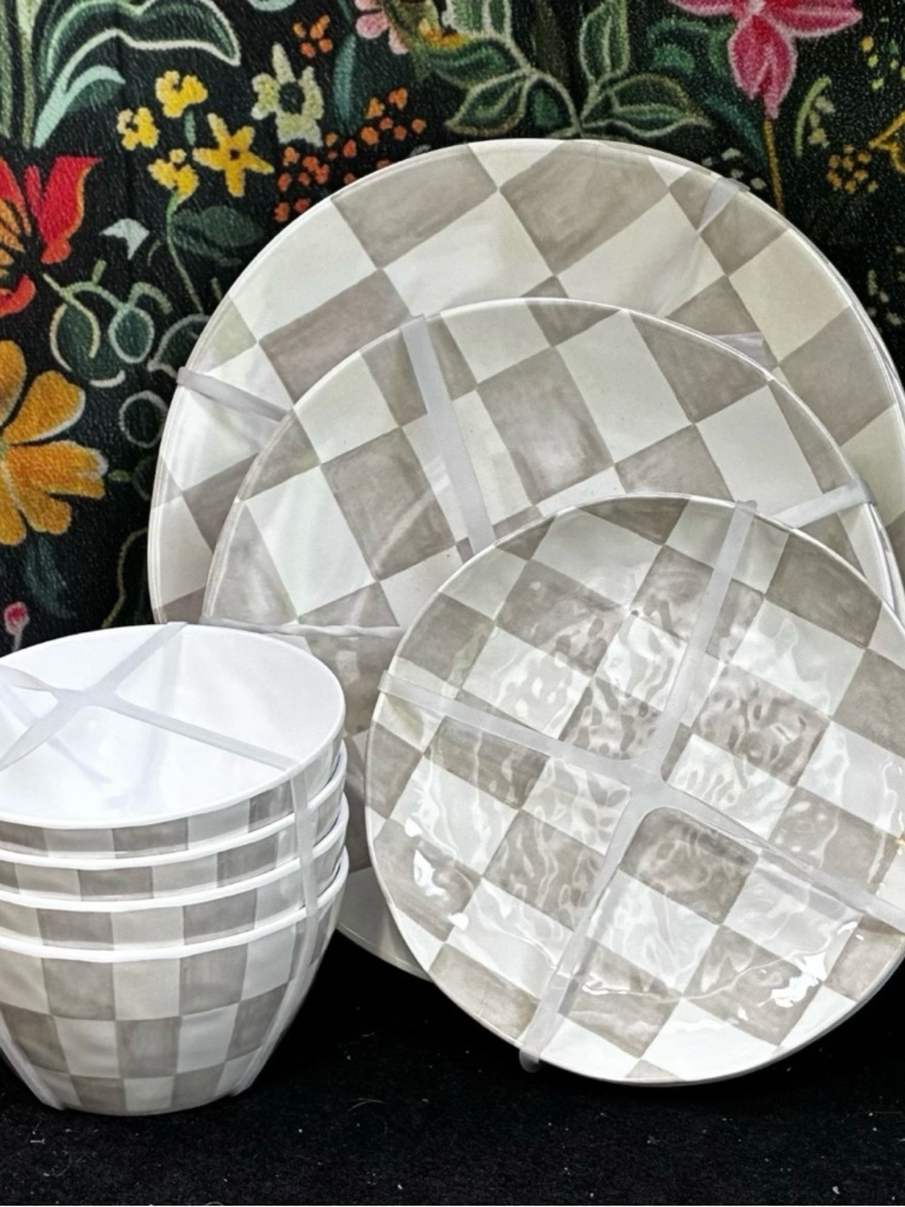 16-Piece Taupe Checkered Melamine Dinnerware Set NWT Outdoor Dining/Entertaining